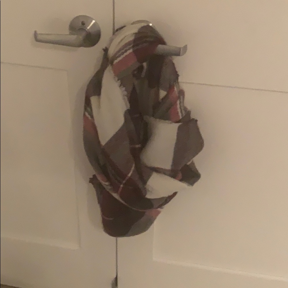Plaid scarf